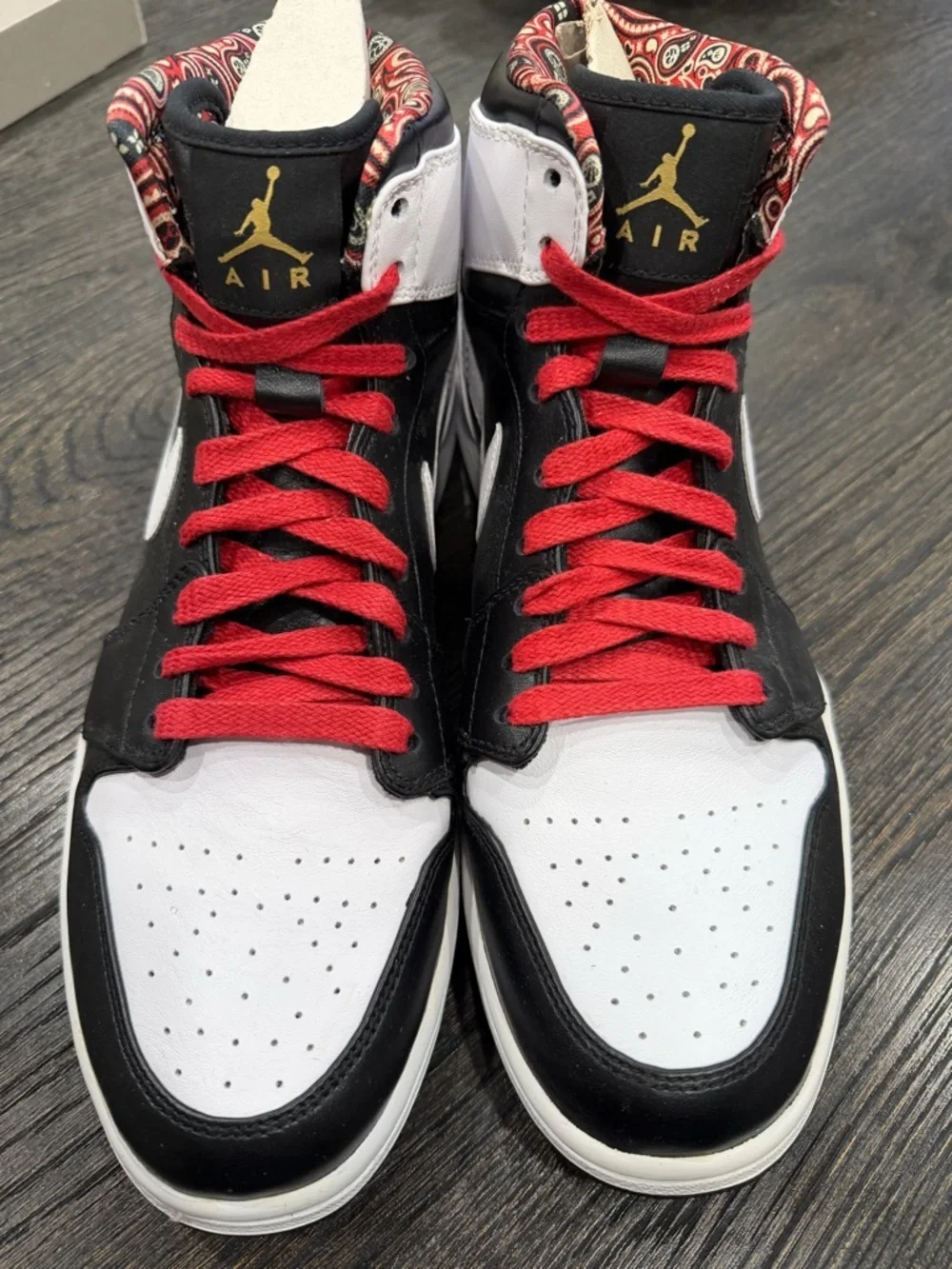 Air Jordan 1 Retro High RTTG Las Vegas Blk/Mtllc Gold-Wht Size 12 -new